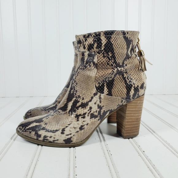 Anne Klein Beige Snakeskin Niccie Almond Toe Block Heel Booties H626 - Picture 1 of 11